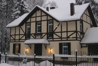 Шукаю виробників молдингів в Україні
