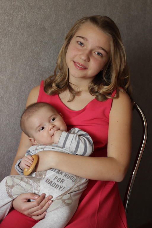 Мои дети. Егорке 3,5 месяца, Марине 13,5 лет.