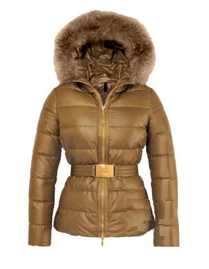 Куртка-пуховик Moncler. 3000т.р.