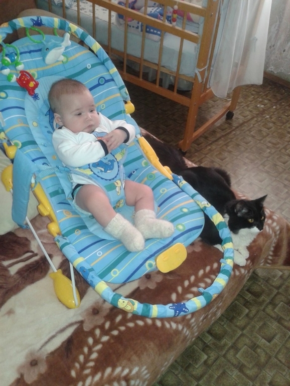нам сегодня 4 месяца)))