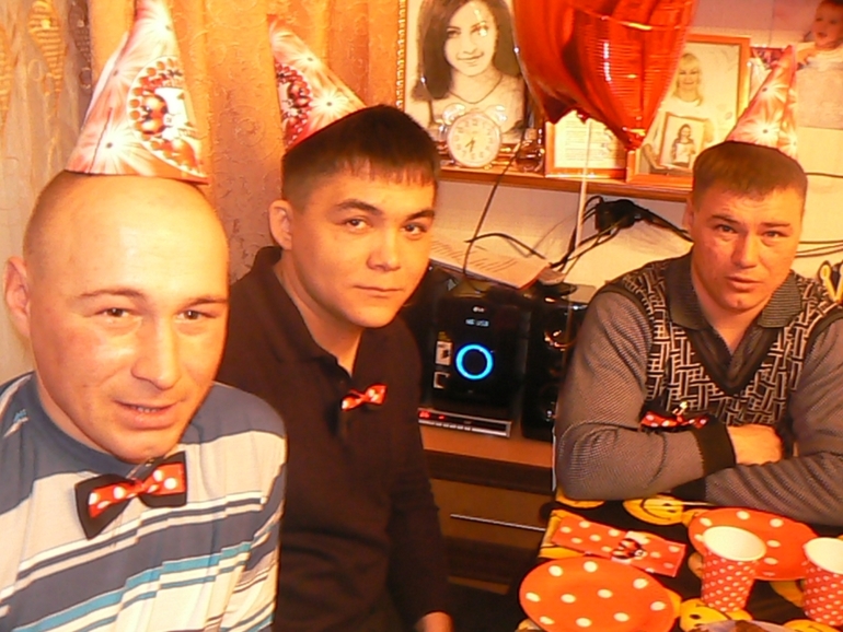 Празднование красно - черного годовасия часть 2!!!!