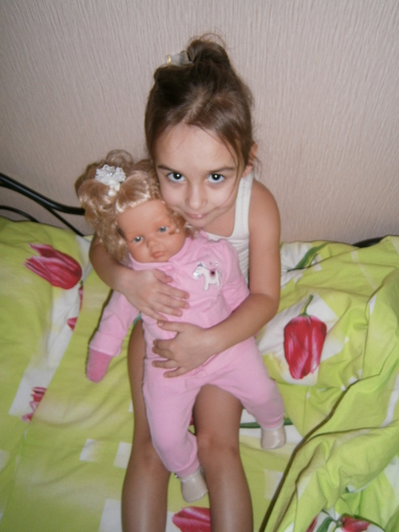 В какие куклы играет ваша дочка.