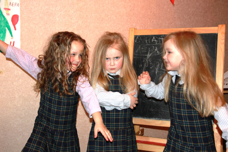 тройняшки в образе