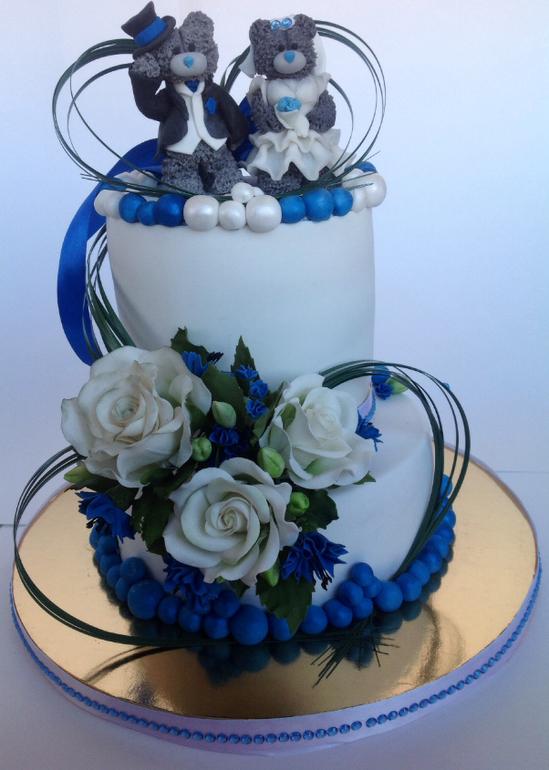 Свадебный в синем цвете и обязательно чтобы мишки Тедди были)))