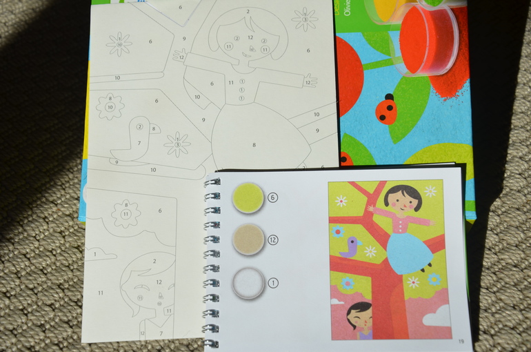 Художественный комплект Djeco Рисование песком " В саду"