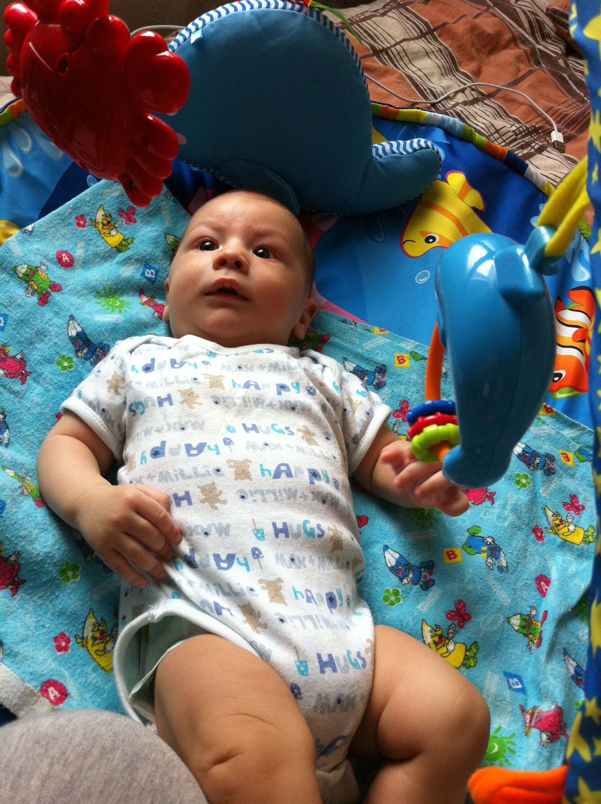 три дня назад Никитке было 3 месяца,а нам год)))