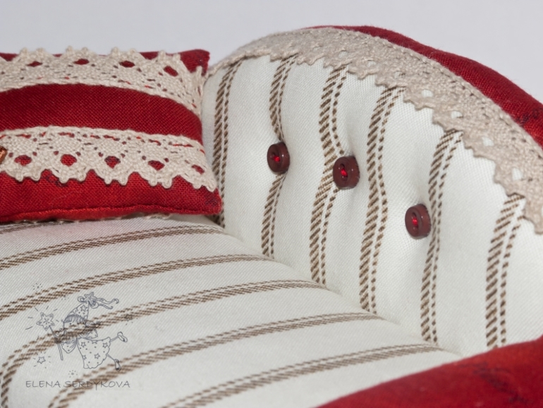 диван для кукол