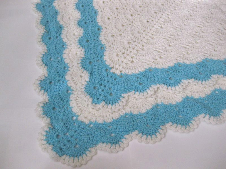 Плед и пинетки для новорожденного мальчика