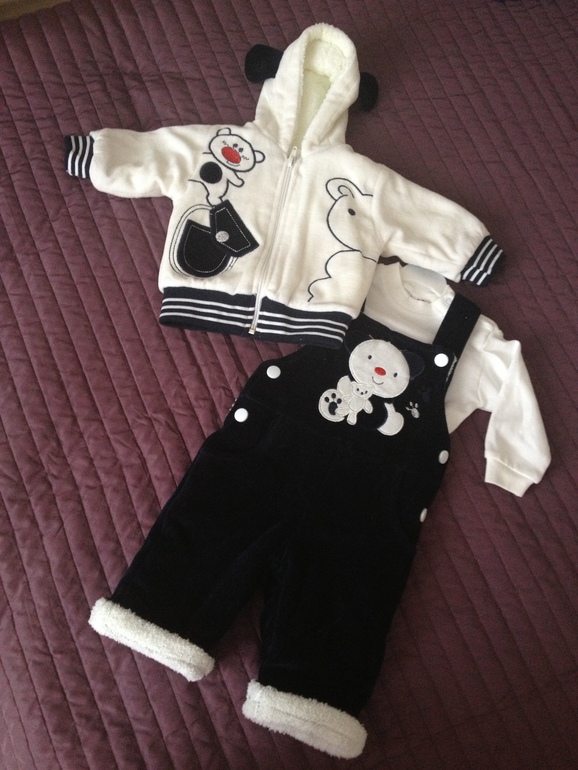 Первые вещички моего зайчика)