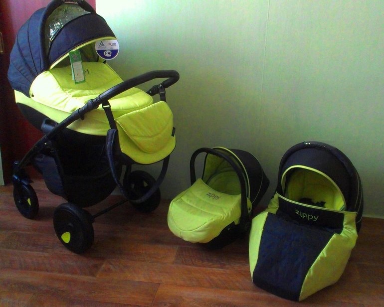 Привезли коляску, ура!