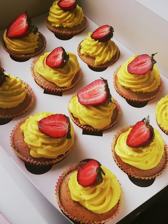 Конёк хоккейный и капы для друга Рамиля:)