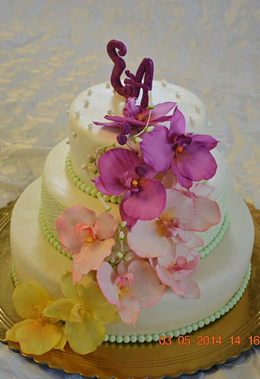 Первый трехъярусный на 10 кг.