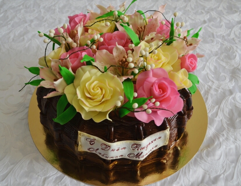 Корзина с цветами. 3,5 кг