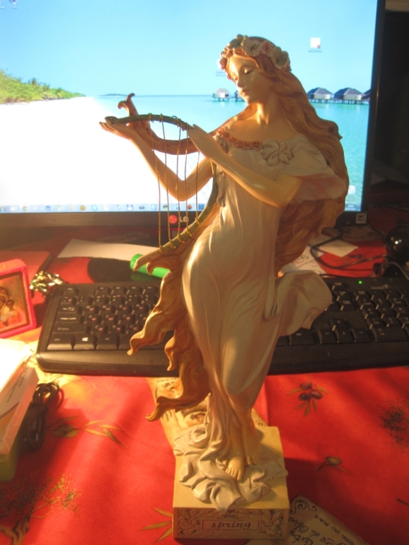 Вот прикупила к этому циклу всяких амулетов)