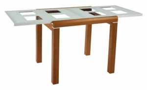 вчера влюбилась в стол