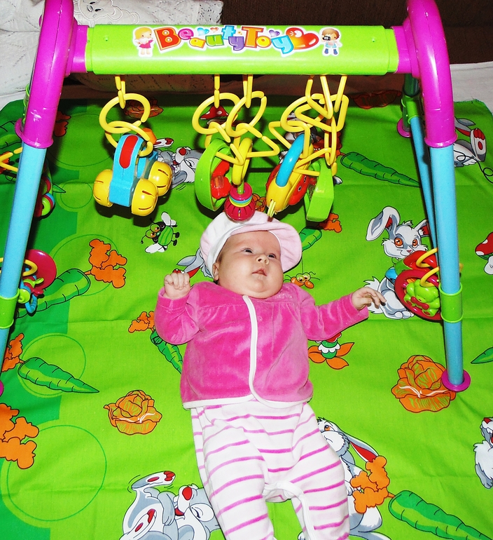 Ля ля вот такую штуку я сегодня купила моей доченьке)