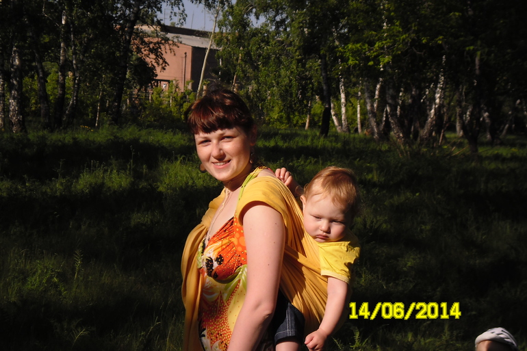 Слингостиль с намеком на этнические мотивы.