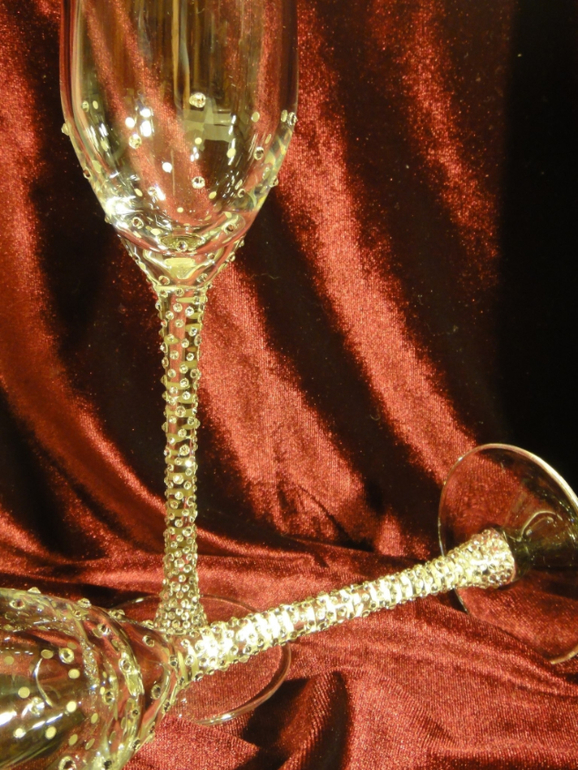 Бокалы инкрустированы кристаллами Swarovski!!!