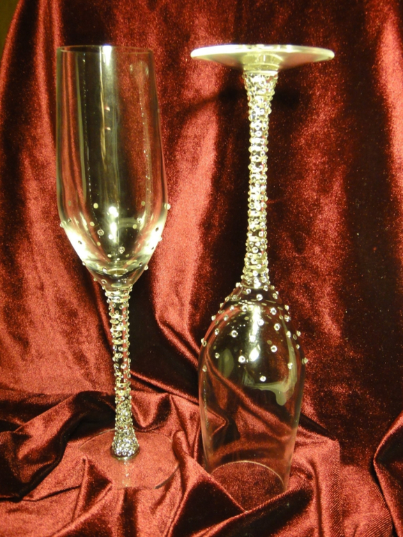 Бокалы инкрустированы кристаллами Swarovski!!!