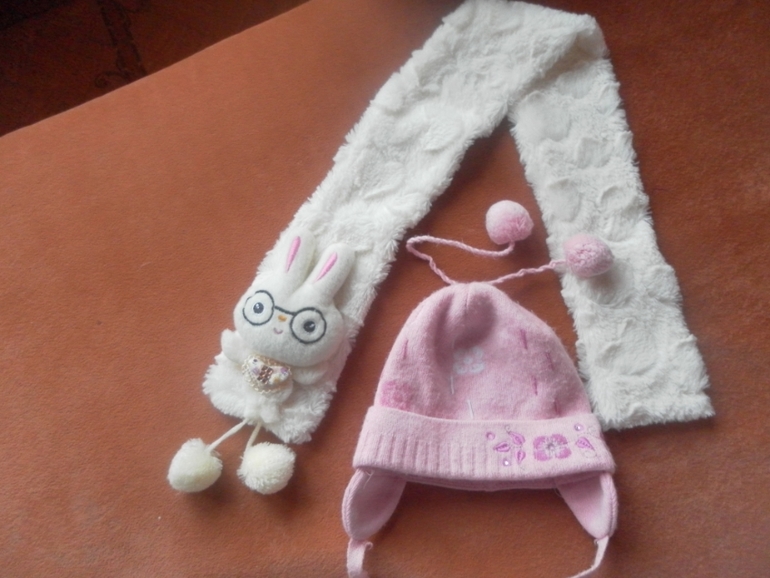 В отличном состоянии,к нему отдам шапочку и шарфик ,