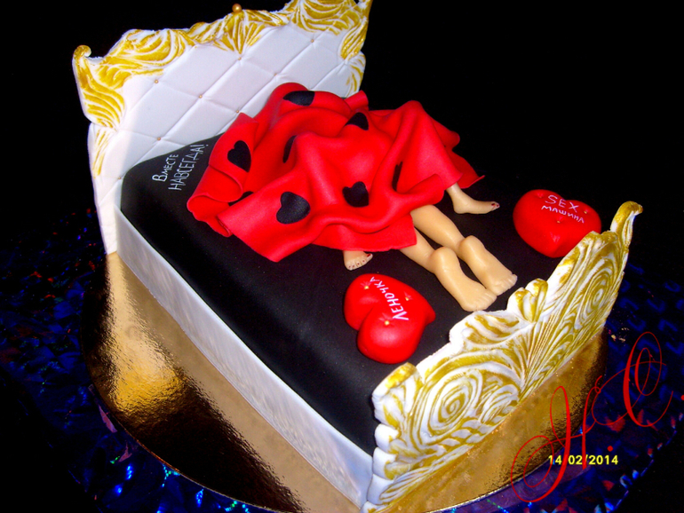 Торт кровать