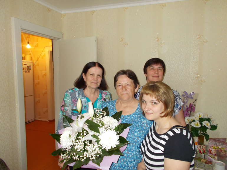 На юбилее свекрови)