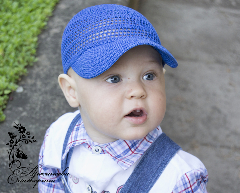 Кепочка для мальчика с паучком
