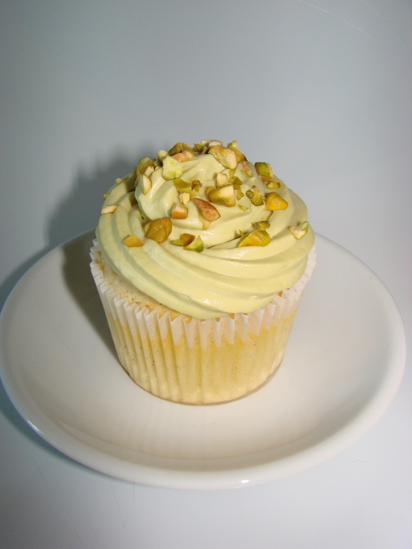 Ванильный капкейк с фисташковым кремом...