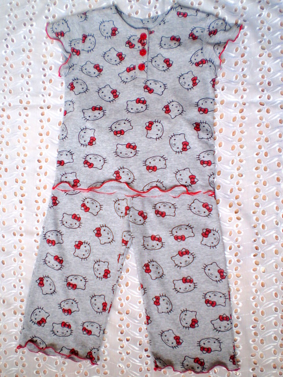 Пижамка Kitty.