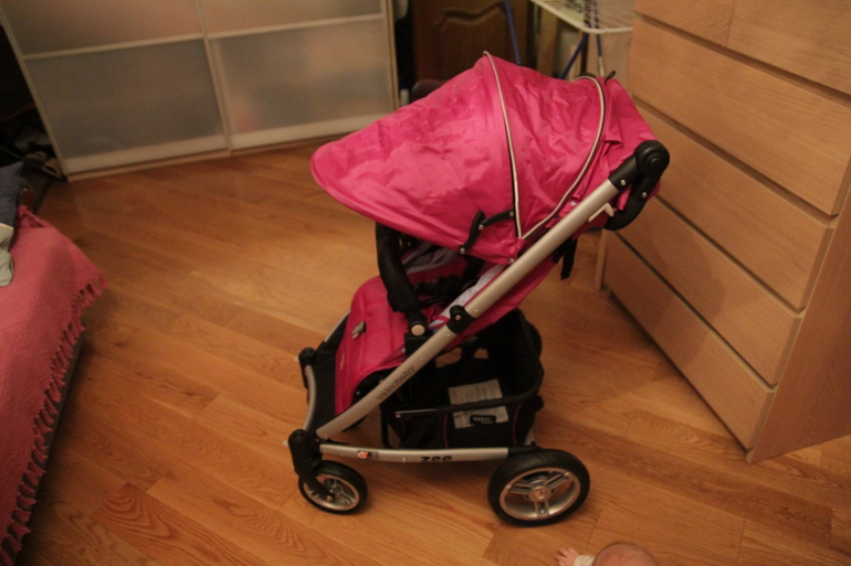 Valco baby zee в расцветке wisteria , есть фото )