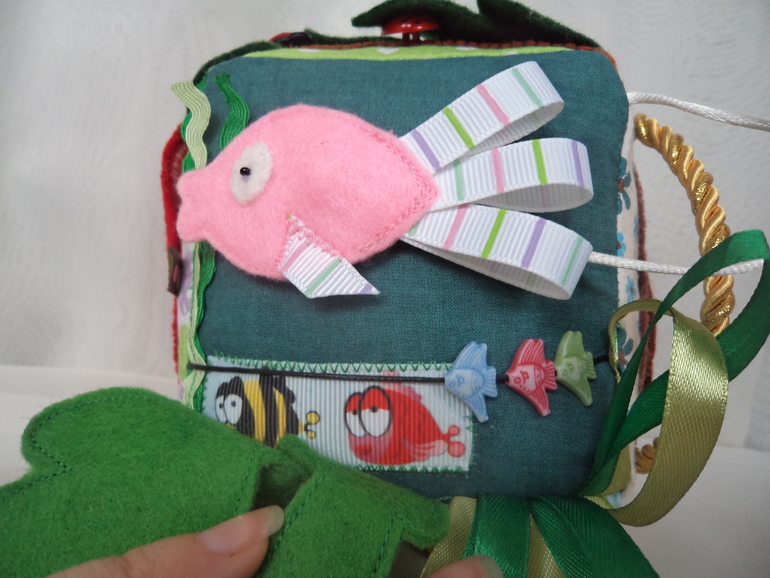 Развивающий кубик для деток после годика