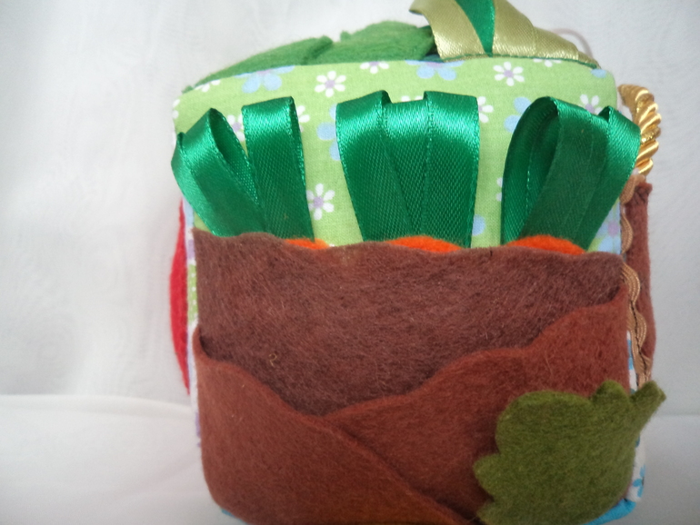 Развивающий кубик для деток после годика