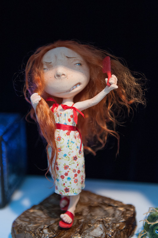 Зацепили куклы.