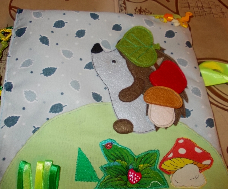 Книжка с Пятачками)