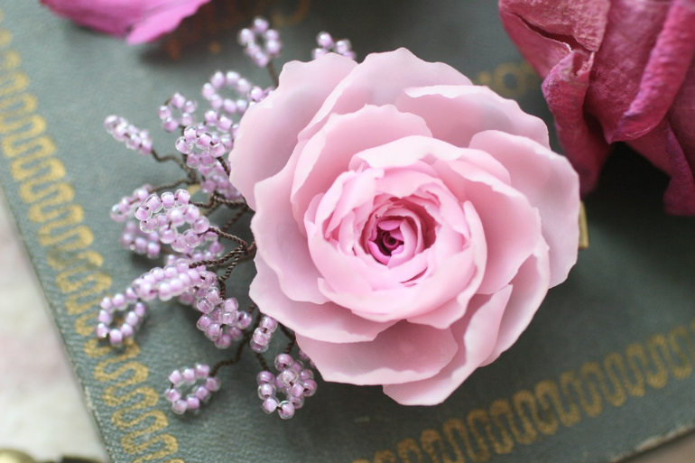 Зажимы для волос, венки, заколки из полимерной глины