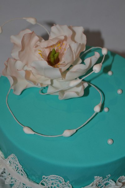 Торт с пионом