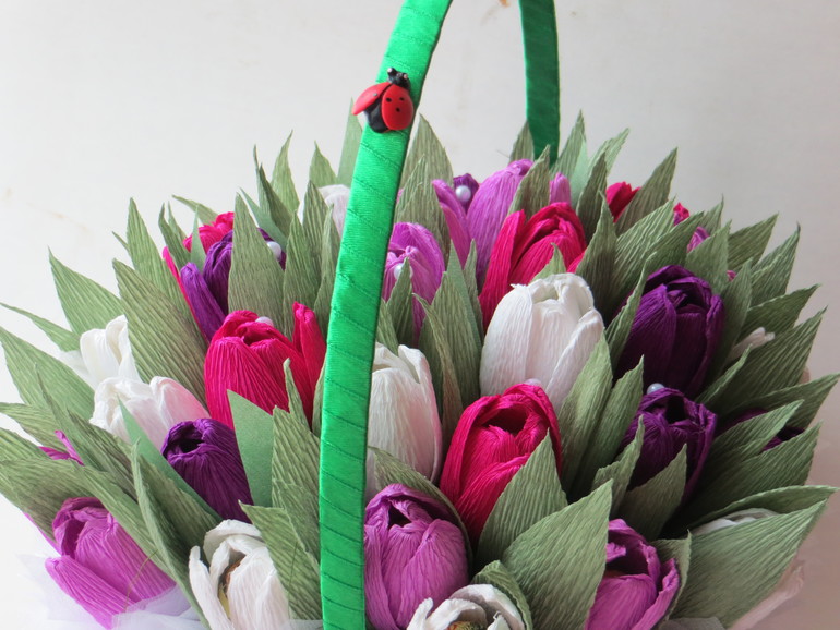 2 корзиночки тюльпанов