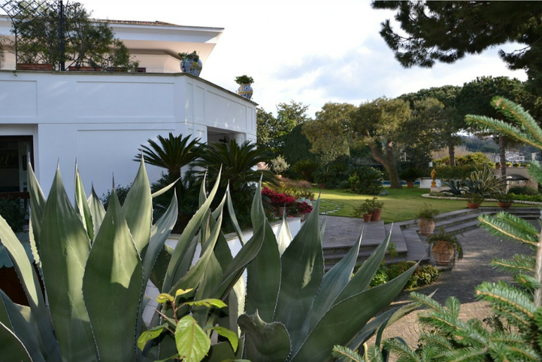 Стройка полным ходом)