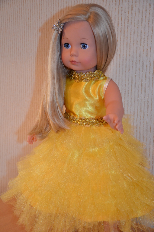 Нарядные платья для куклы