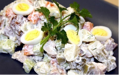 Салат «Чудо» с копченой курицей