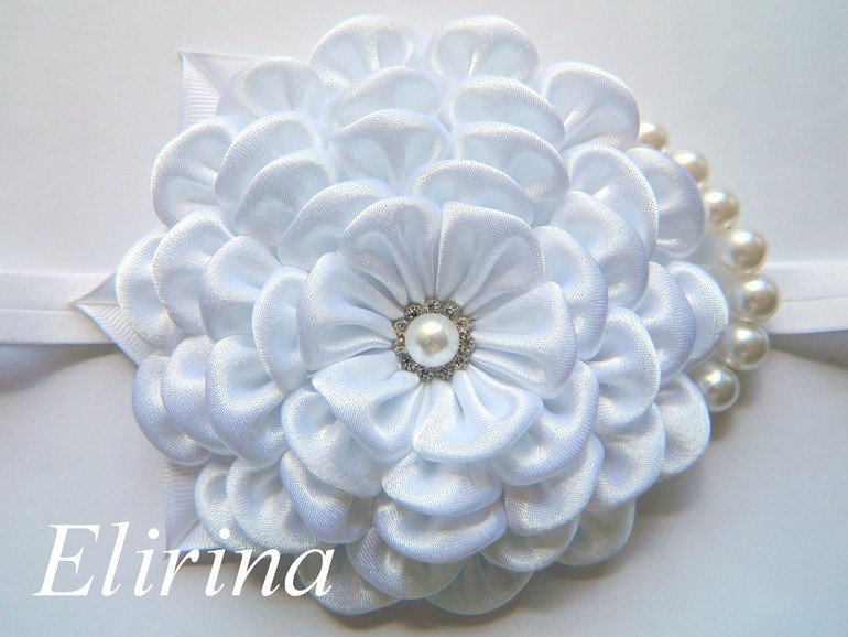 Девочки, прошу проголосовать какой бант на выписку красивее..