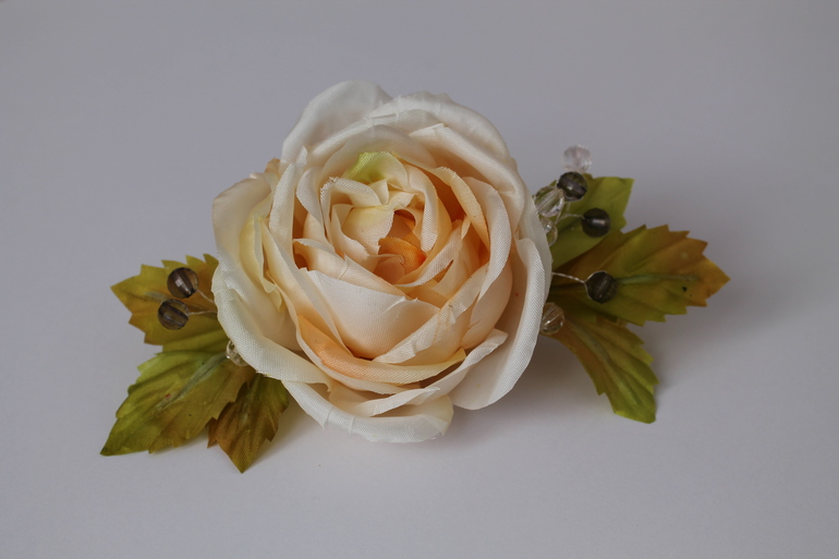 Роза - брошь