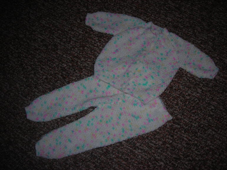 Бабушка готовится к рождению внучки)