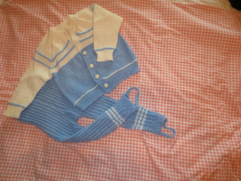 Бабушка готовится к рождению внучки)