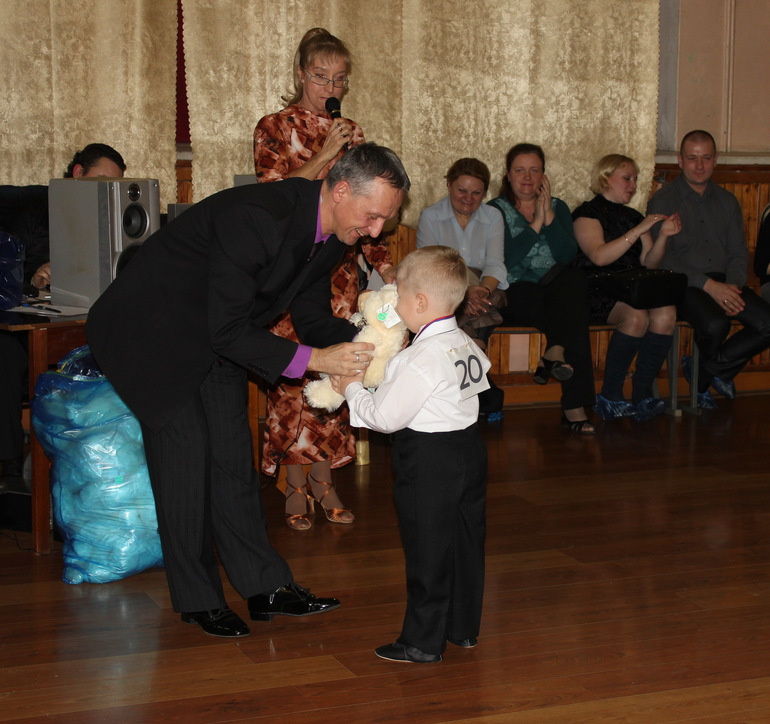 Первый конкурс по танцам!