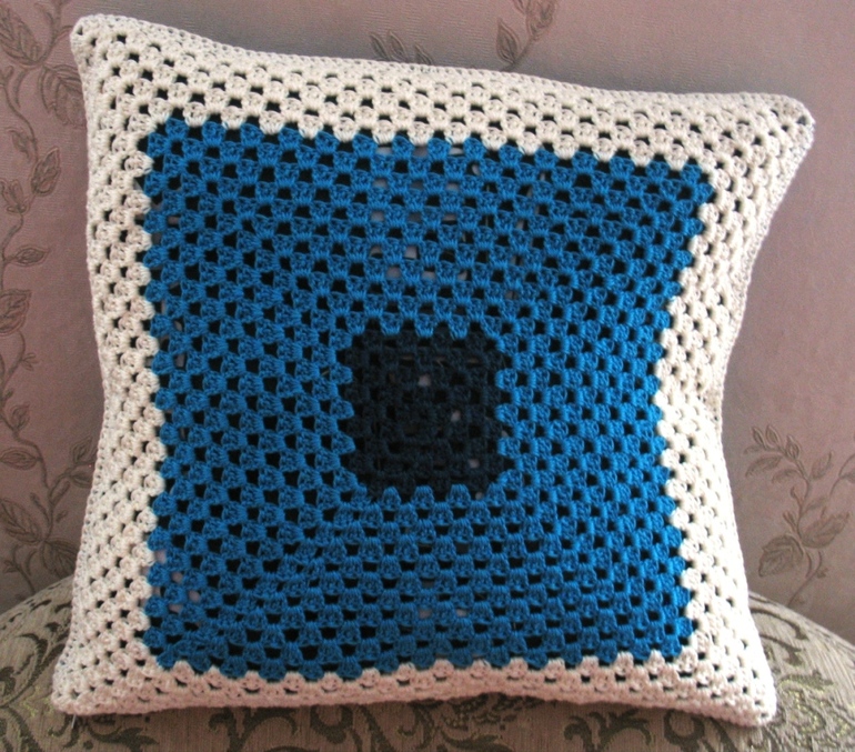 Диванная подушка