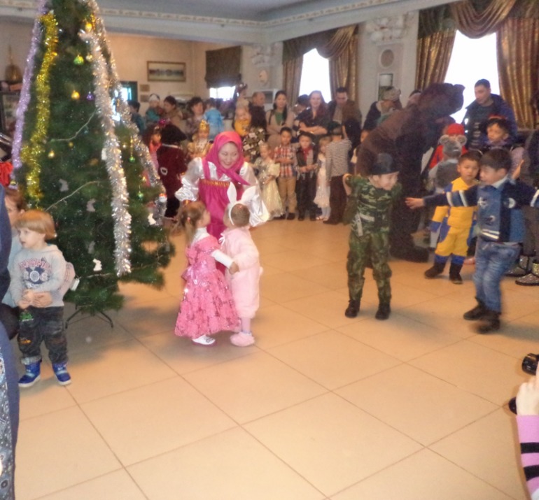 В этом году первая елка.