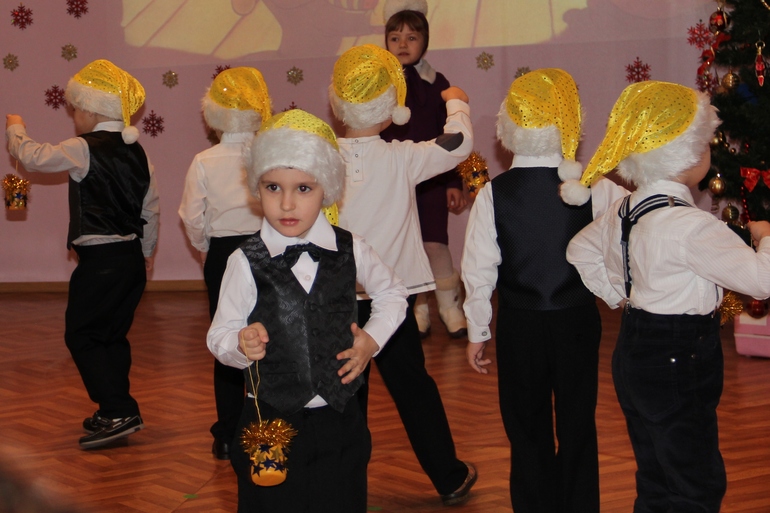 Новый год 2014 в садике у Егорки