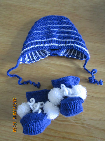 шапочки,пинеточки малышам.