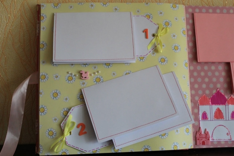 Альбом для малышки "Первый год жизни")